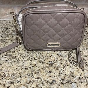 Itzy Ritzy Quilted Crossbody Baby Bag in Taupe